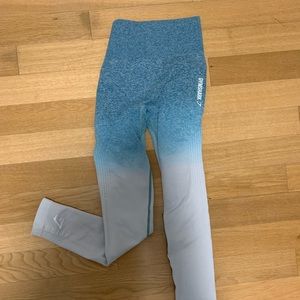 Gym shark leggings